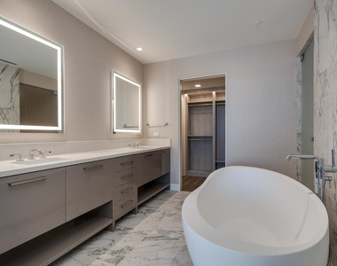 6587 N Palmeraie Boulevard - Photo Thumbnail 14