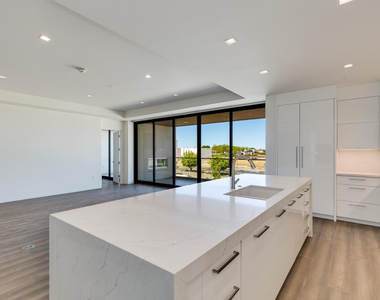 6587 N Palmeraie Boulevard - Photo Thumbnail 6