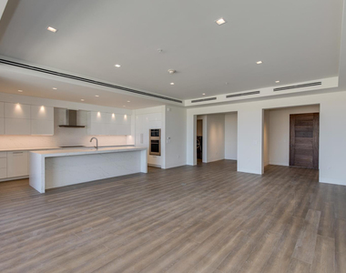 6587 N Palmeraie Boulevard - Photo Thumbnail 5