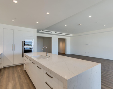 6587 N Palmeraie Boulevard - Photo Thumbnail 10