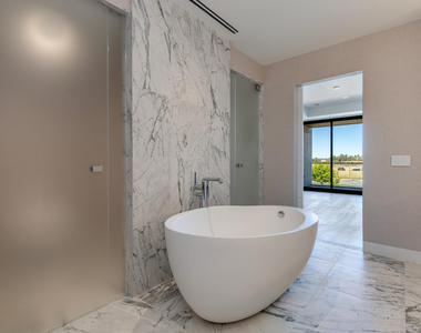 6587 N Palmeraie Boulevard - Photo Thumbnail 16