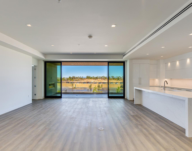 6587 N Palmeraie Boulevard - Photo Thumbnail 3
