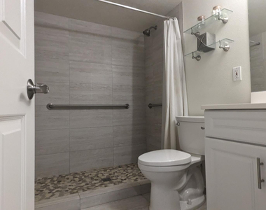 5124 N 31st Place - Photo Thumbnail 29