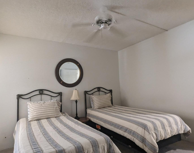 5124 N 31st Place - Photo Thumbnail 39