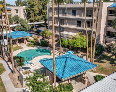 5124 N 31st Place - Photo Thumbnail 1