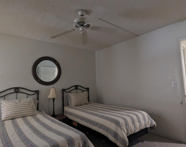 5124 N 31st Place - Photo Thumbnail 36