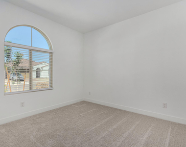 14807 W Soft Wind Drive - Photo Thumbnail 17