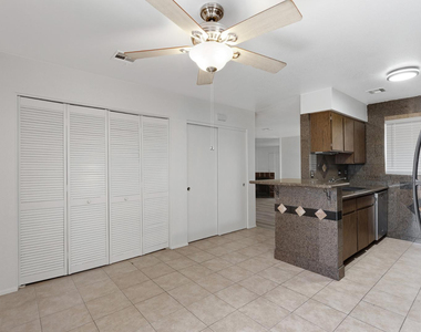 20235 N 3rd Drive - Photo Thumbnail 5