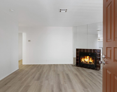 20235 N 3rd Drive - Photo Thumbnail 7