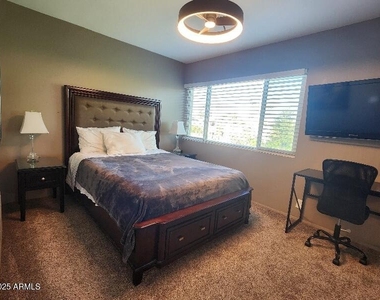 4610 N 68th Street - Photo Thumbnail 8