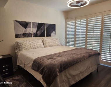 4610 N 68th Street - Photo Thumbnail 10