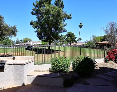 8334 E Jenan Drive - Photo Thumbnail 41