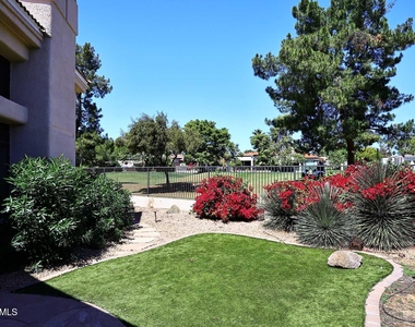 8334 E Jenan Drive - Photo Thumbnail 37