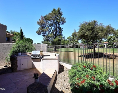 8334 E Jenan Drive - Photo Thumbnail 40
