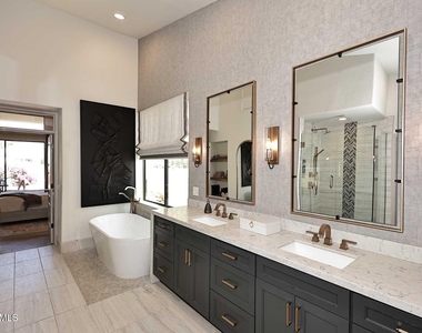 8334 E Jenan Drive - Photo Thumbnail 32