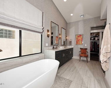 8334 E Jenan Drive - Photo Thumbnail 30