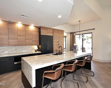 8334 E Jenan Drive - Photo Thumbnail 12