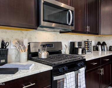 41885 W Celebration Lane - Photo Thumbnail 12