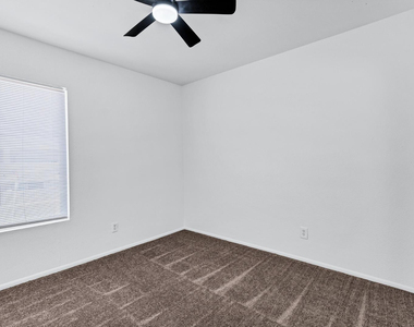 3840 N 43rd Avenue - Photo Thumbnail 11