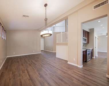 6539 W Jomax Road - Photo Thumbnail 9