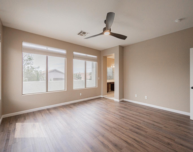 6539 W Jomax Road - Photo Thumbnail 15