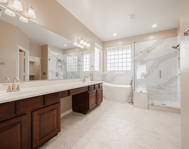 6539 W Jomax Road - Photo Thumbnail 17