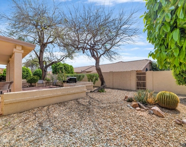 9013 W Kerry Lane - Photo Thumbnail 26