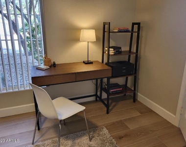 9013 W Kerry Lane - Photo Thumbnail 20