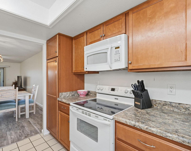 650 S Arrowwood Way - Photo Thumbnail 6
