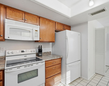 650 S Arrowwood Way - Photo Thumbnail 8
