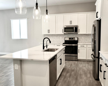 20047 W Turney Avenue - Photo Thumbnail 10