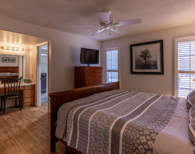 10638 W Sequoia Drive - Photo Thumbnail 12