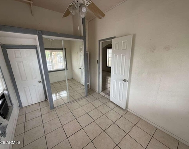 834 E 5th Street - Photo Thumbnail 8