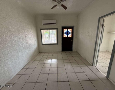 834 E 5th Street - Photo Thumbnail 2