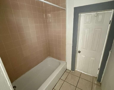 834 E 5th Street - Photo Thumbnail 11