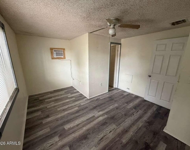 834 E 5th Street - Photo Thumbnail 15