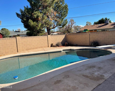 1609 E Gaylon Drive - Photo Thumbnail 40