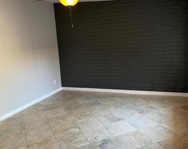 1609 E Gaylon Drive - Photo Thumbnail 16