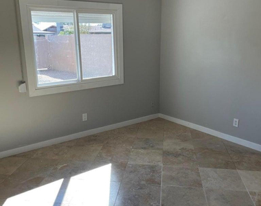 1609 E Gaylon Drive - Photo Thumbnail 7