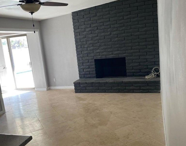 1609 E Gaylon Drive - Photo Thumbnail 17