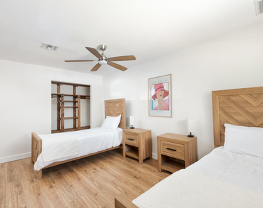 2237 E Hillery Drive - Photo Thumbnail 9