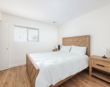 2237 E Hillery Drive - Photo Thumbnail 10