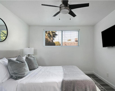 8620 E San Miguel Avenue - Photo Thumbnail 27