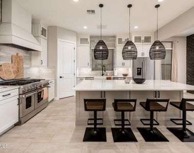 6615 E Libby Street - Photo Thumbnail 6