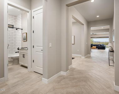 6615 E Libby Street - Photo Thumbnail 2