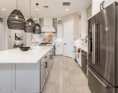 6615 E Libby Street - Photo Thumbnail 9