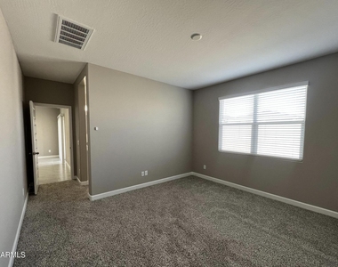 24068 W Whyman Avenue - Photo Thumbnail 3