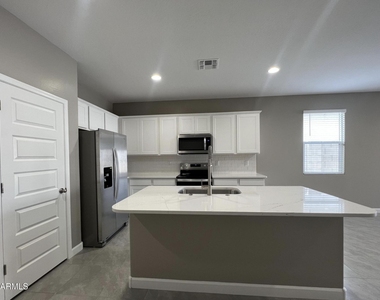 24068 W Whyman Avenue - Photo Thumbnail 1