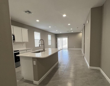 24068 W Whyman Avenue - Photo Thumbnail 2