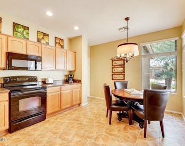 9746 E Coopers Hawk Drive - Photo Thumbnail 7